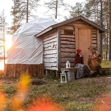 Aurora Dome & Glamping Luxury tent Muonio